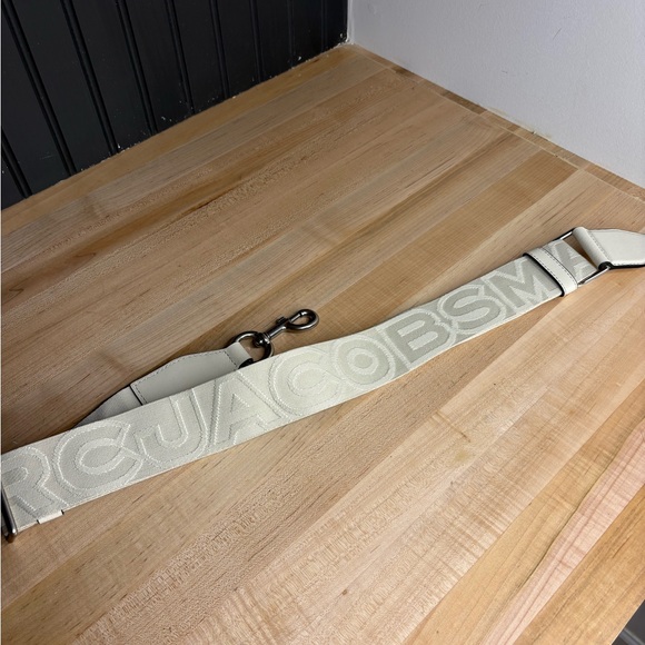 Marc Jacobs Cream Strap - Picture 3 of 6